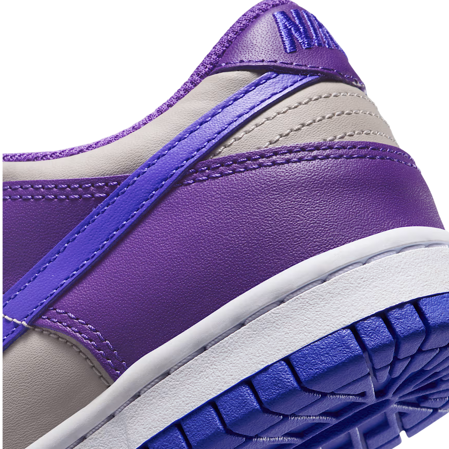 Nike SB Dunk Persian Violet